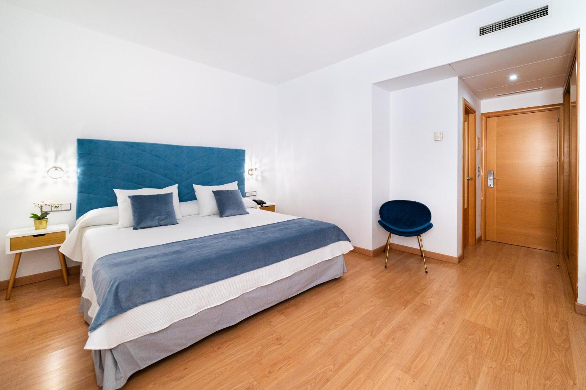 Hotel Puerta De カソルラ エクステリア 写真