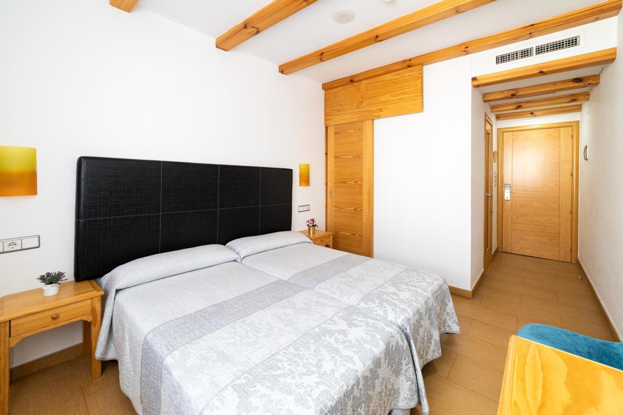 Hotel Puerta De カソルラ エクステリア 写真