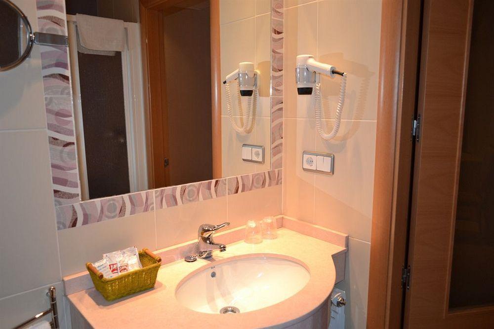 Hotel Puerta De カソルラ エクステリア 写真